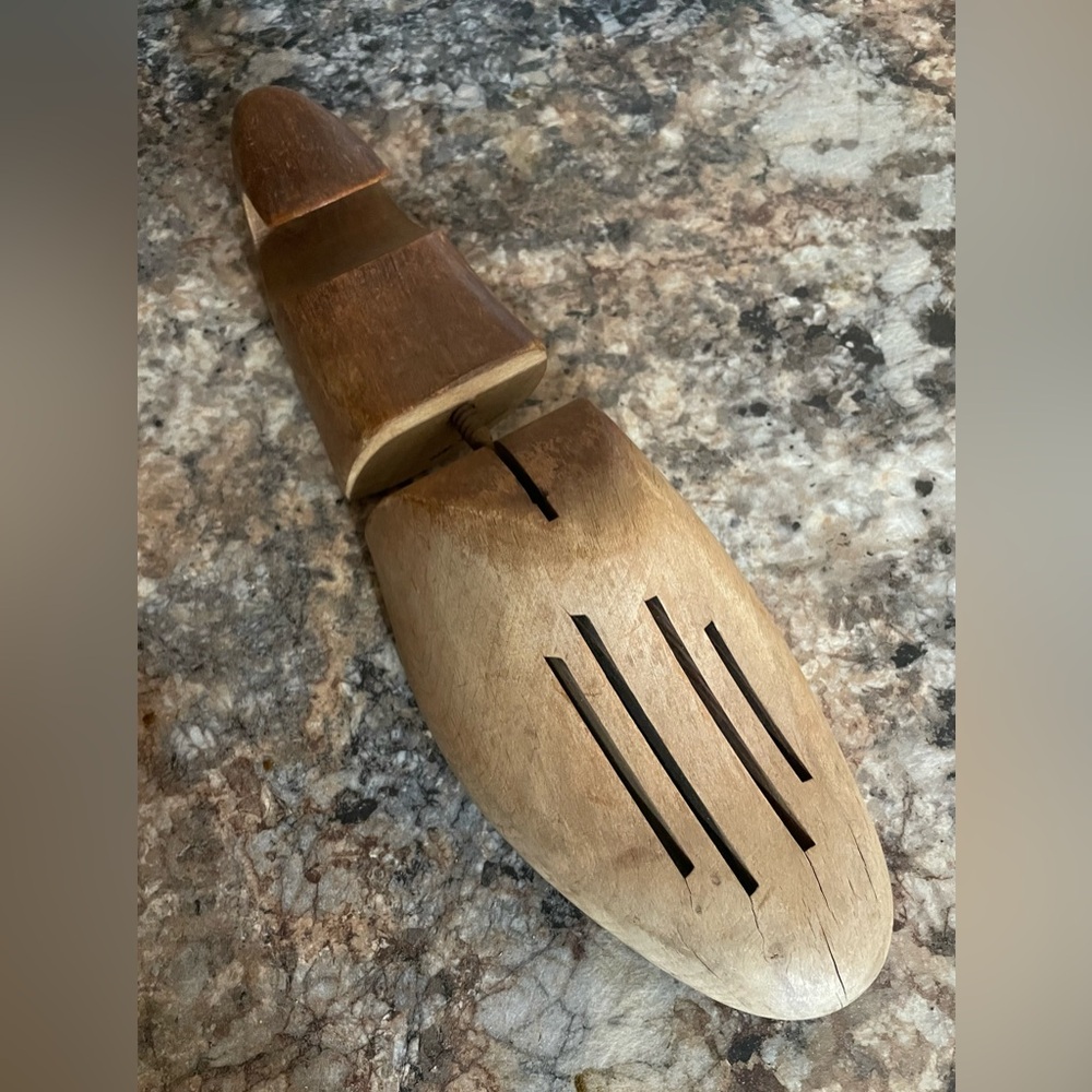 👞 Vintage Shoe Stretchers